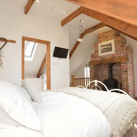 Inglenook With Parking Holiday home